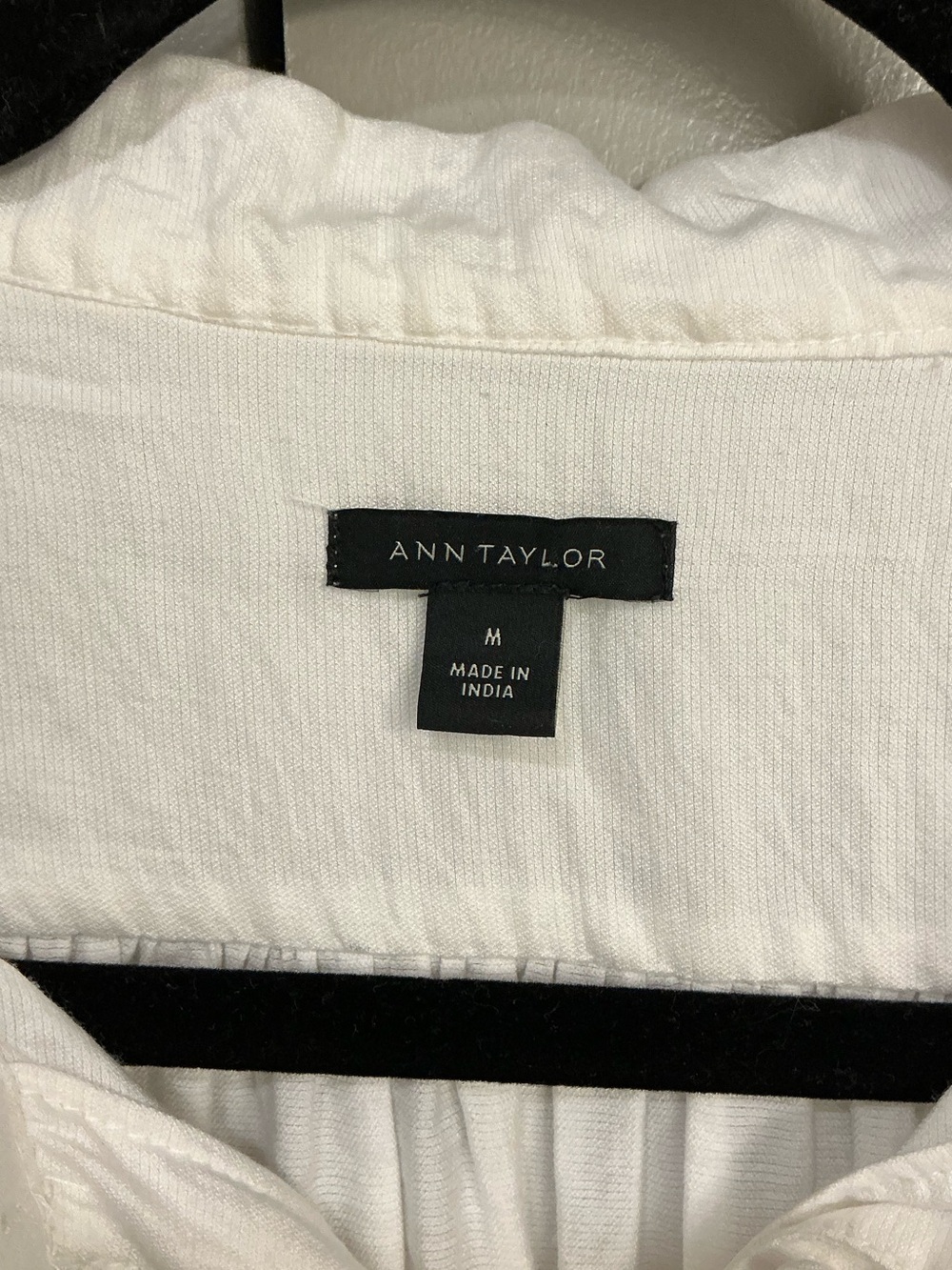 Ann Taylor White Collarless Button-Up Blouse Size Medium Linen Look Like New - Picture 5 of 5